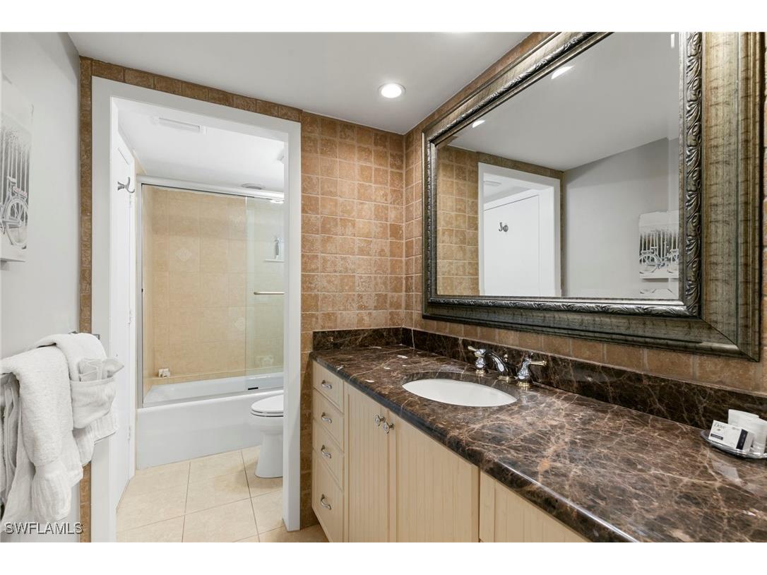 960 Swallow Avenue #203 Marco Island FL 34145 226004245 image18