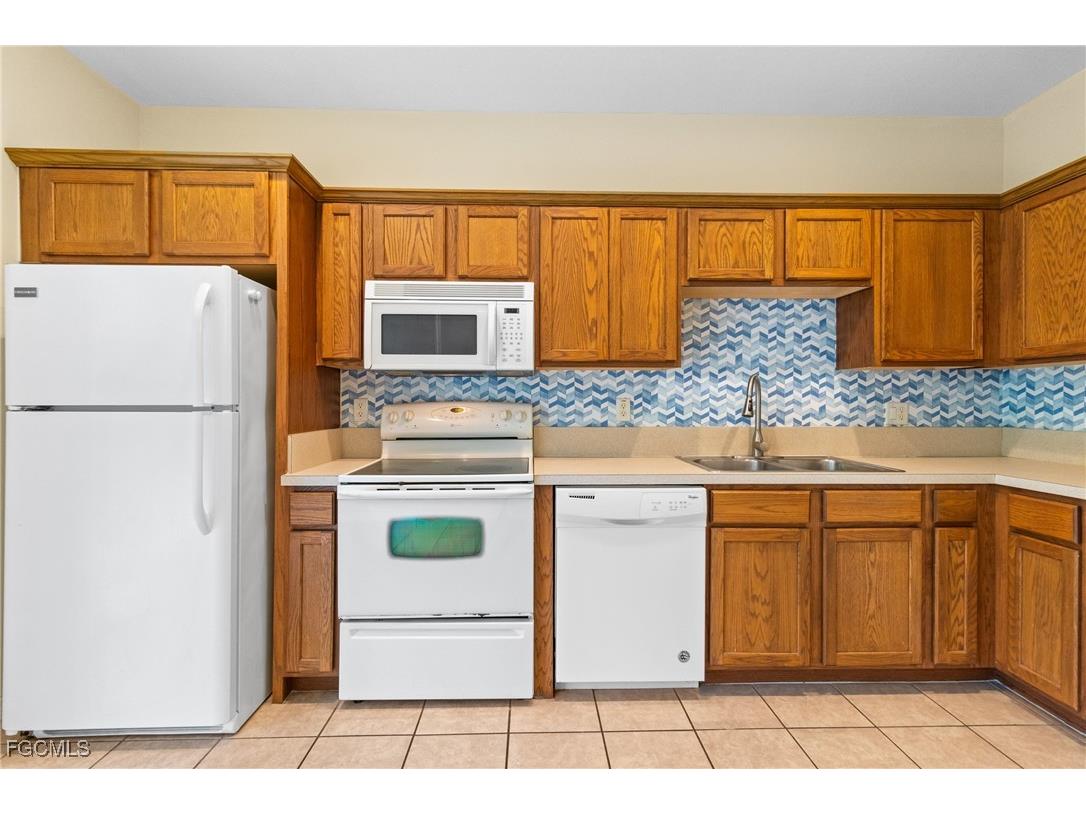 9602 Roundstone Circle Fort Myers FL 33967 2025017765 image12