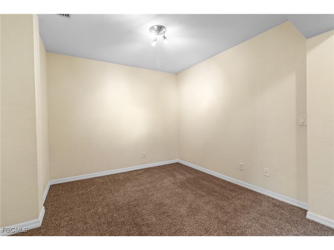 9602 Roundstone Circle Fort Myers FL 33967 2025017765 image17