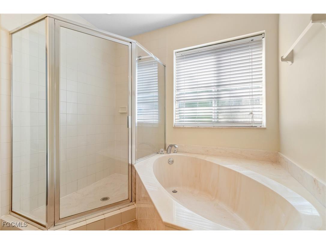 9602 Roundstone Circle Fort Myers FL 33967 2025017765 image26