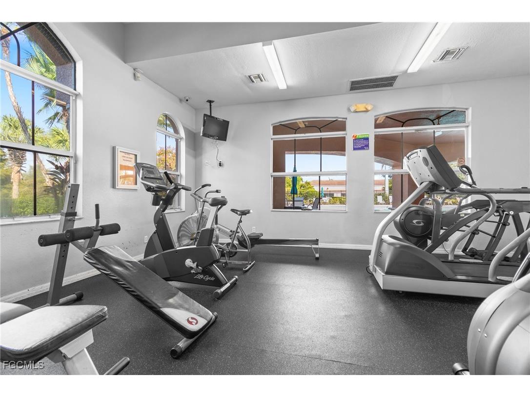 9602 Roundstone Circle Fort Myers FL 33967 2025017765 image33