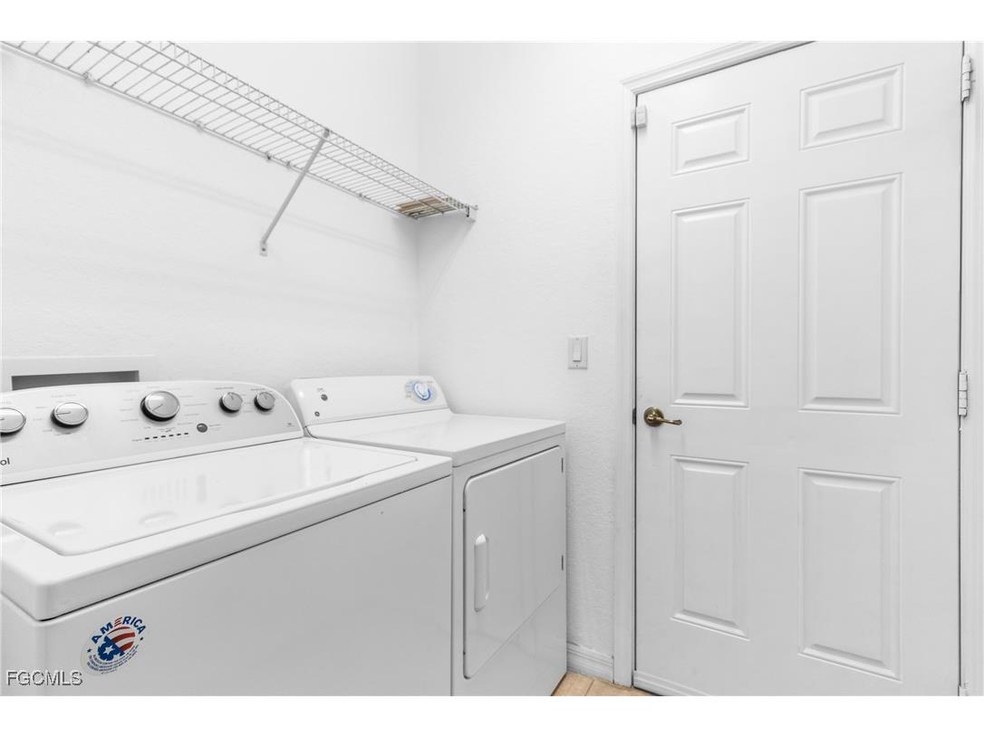 9602 Roundstone Circle Fort Myers FL 33967 2025017765 image7