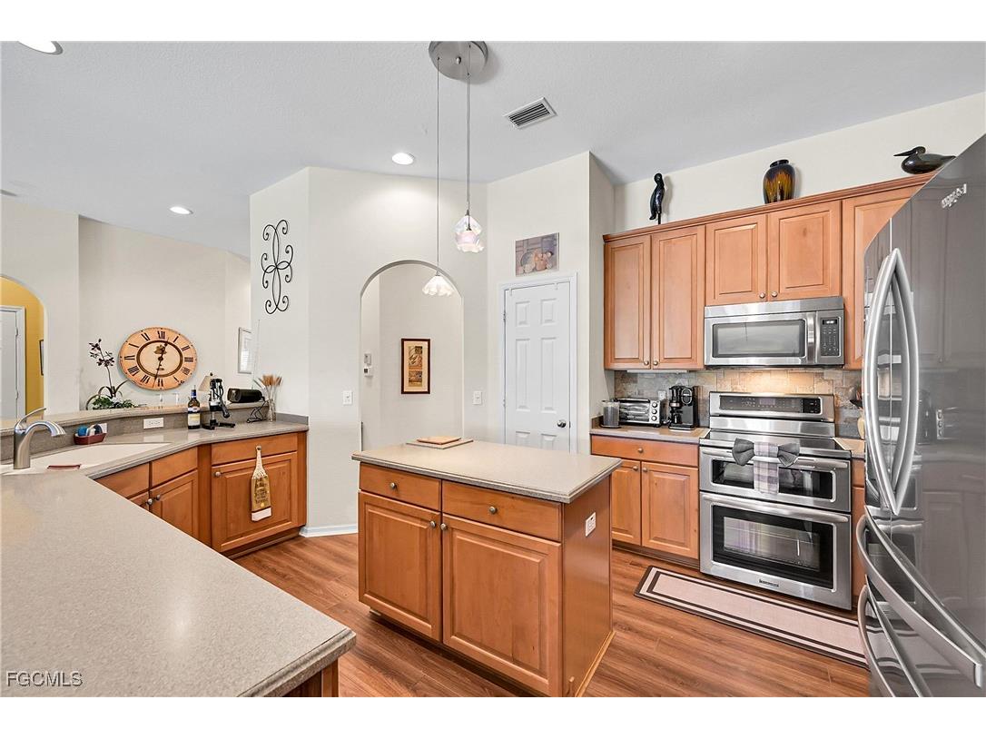 9609 Gladiolus Blossom Court Fort Myers FL 33908 2025015510 image13