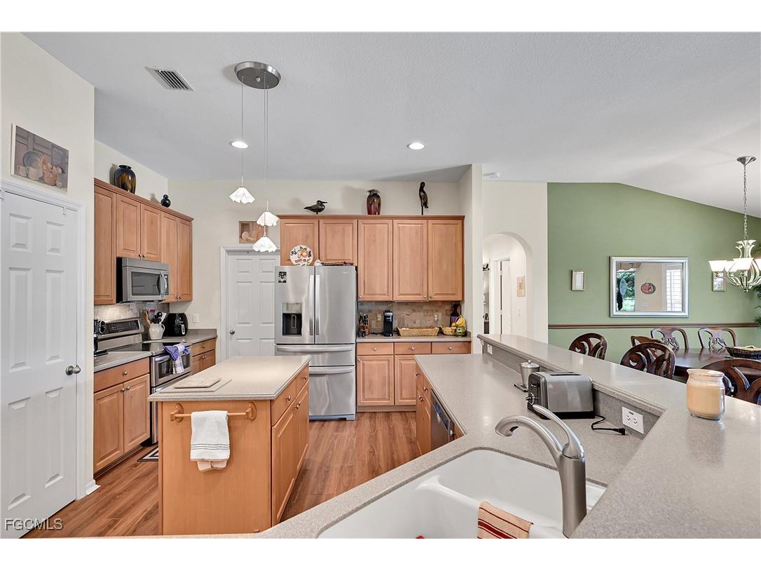 9609 Gladiolus Blossom Court Fort Myers FL 33908 2025015510 image14