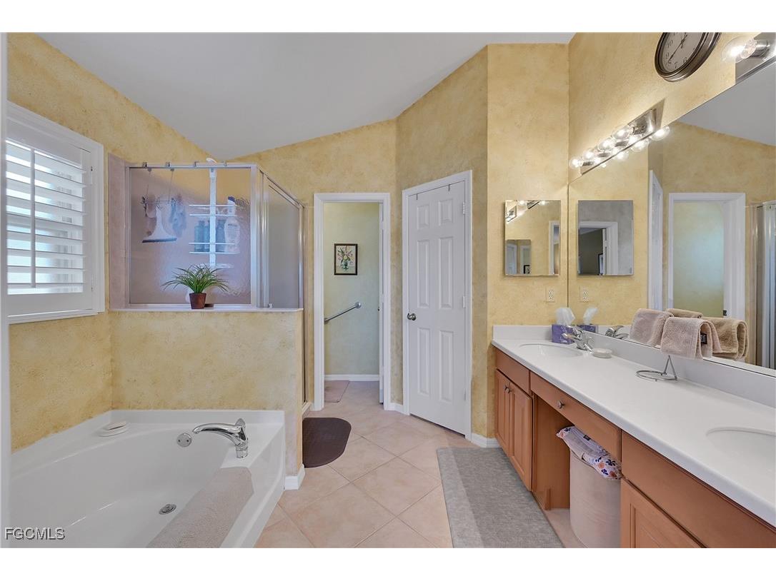 9609 Gladiolus Blossom Court Fort Myers FL 33908 2025015510 image21