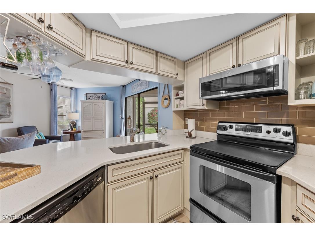 9623 Eaton Gardens Lane #105 Fort Myers FL 33919 226004496 image1