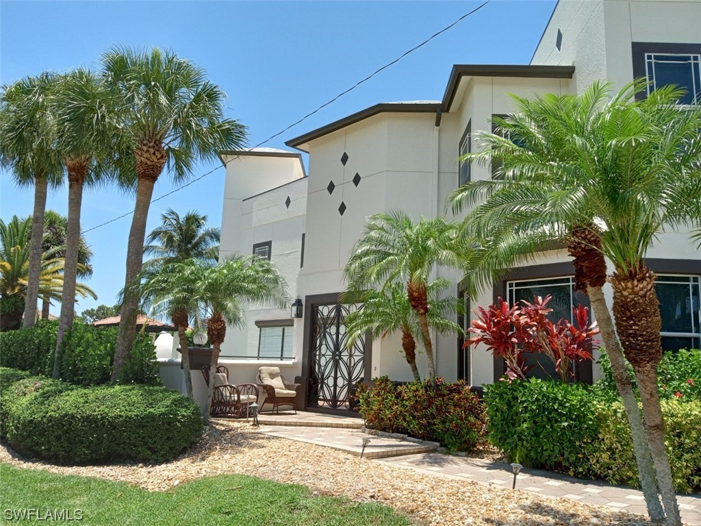 9625 6th Street N Naples FL 34108 224009127 image1