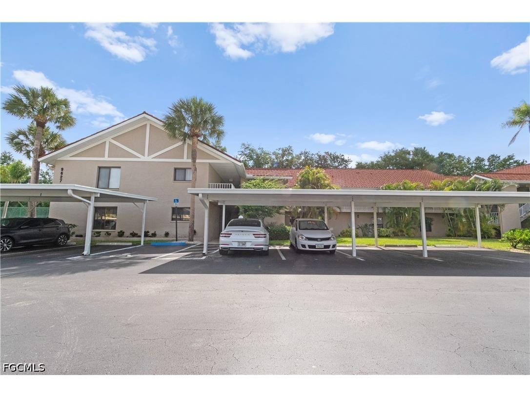 9627 Eaton Gardens Lane #101 Fort Myers FL 33919 2026018462 image1