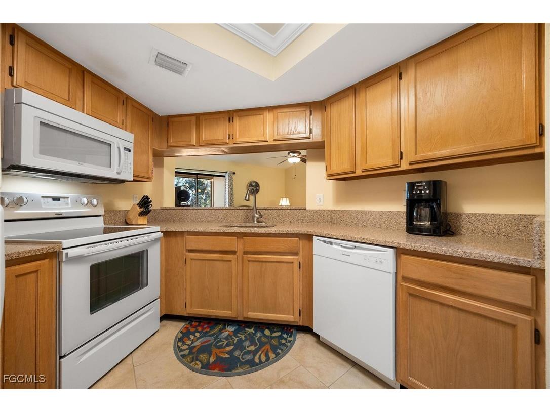 9627 Eaton Gardens Lane #204 Fort Myers FL 33919 2025017480 image9