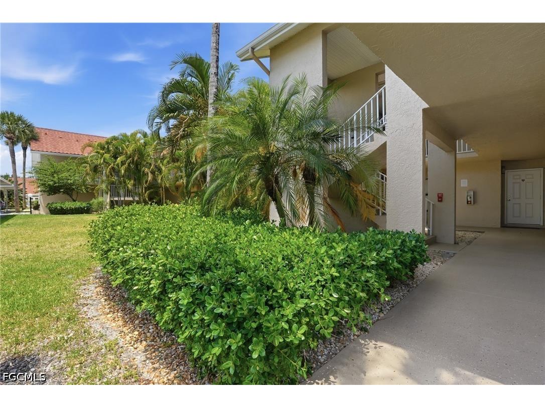 9627 Eaton Gardens Lane #205 Fort Myers FL 33919 2026019863 image10