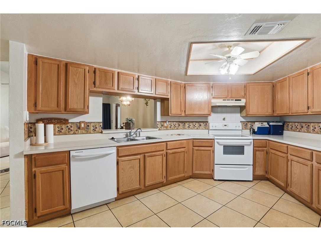 9627 Eaton Gardens Lane #205 Fort Myers FL 33919 2026019863 image23