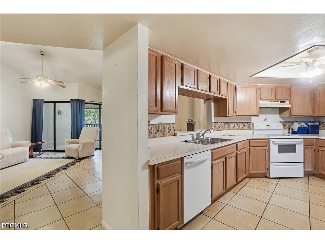 9627 Eaton Gardens Lane #205 Fort Myers FL 33919 2026019863 image24