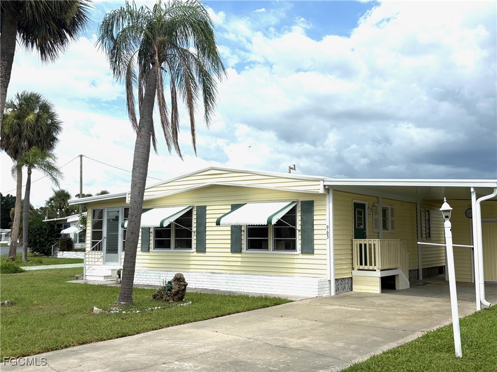 963 Idle Way Drive North Fort Myers FL 33917 2025004153 image35
