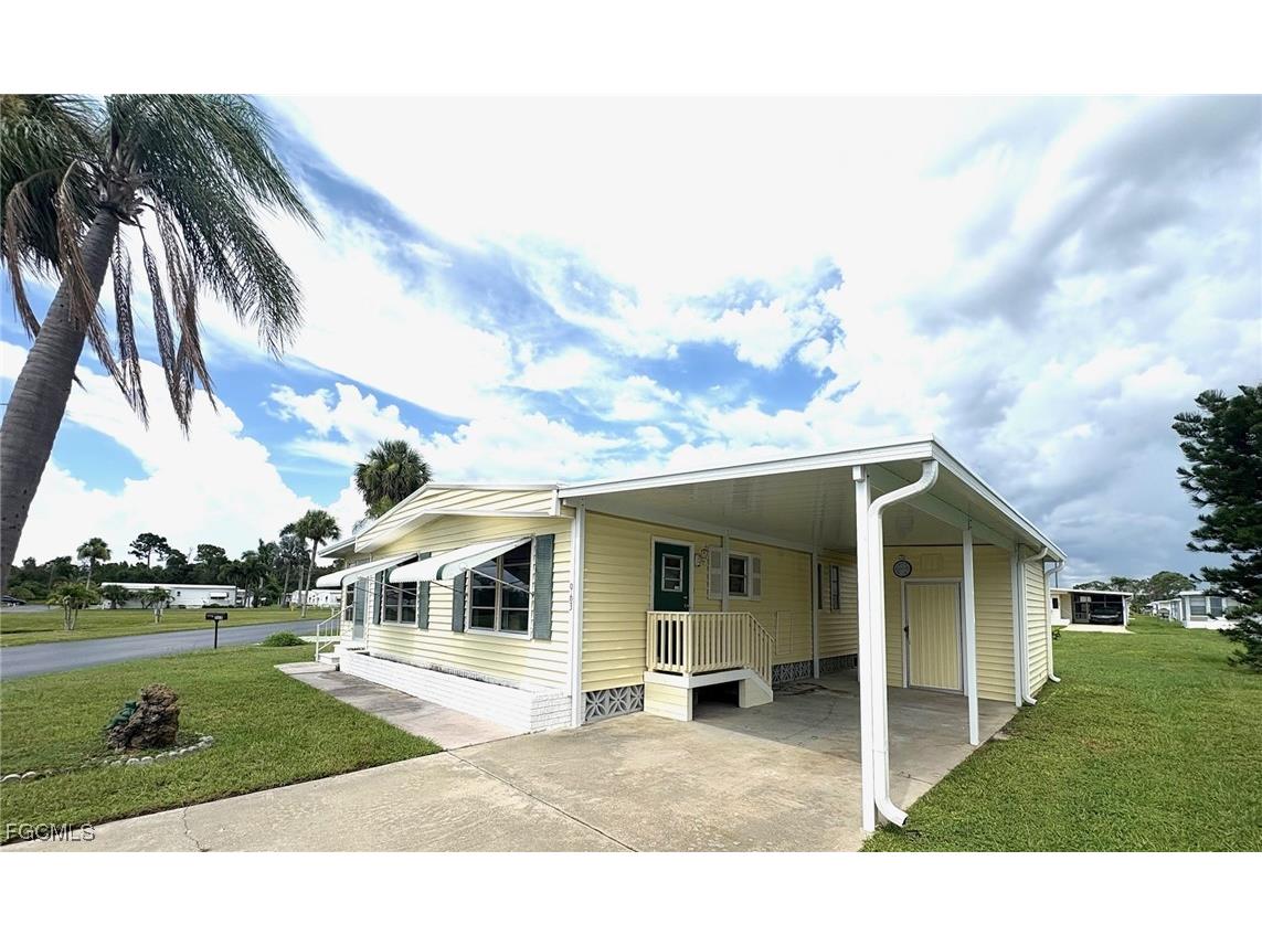 963 Idle Way Drive North Fort Myers FL 33917 2025004153 image36