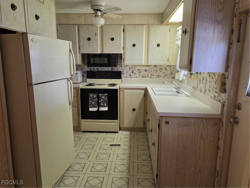 963 Idle Way Drive North Fort Myers FL 33917 2025004153 image7