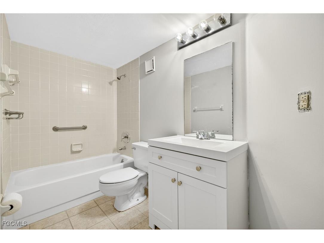 9635 Eaton Gardens Lane #104 Fort Myers FL 33919 2025013769 image18