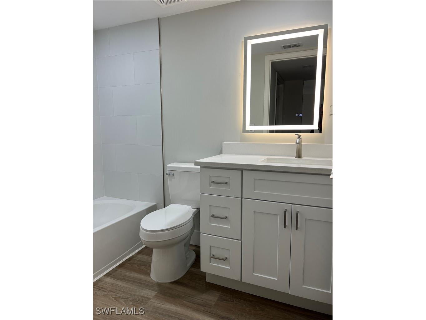 9640 Victoria Lane #105C Naples FL 34109 225064960 image14