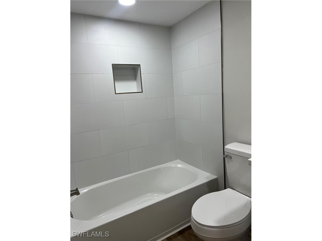 9640 Victoria Lane #105C Naples FL 34109 225064960 image16