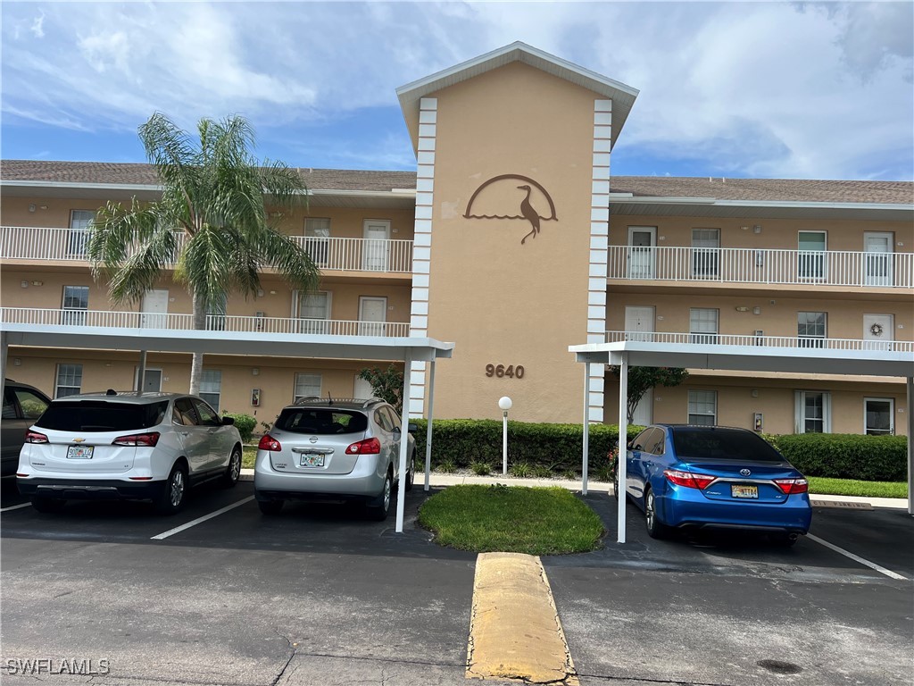 9640 Victoria Lane #105C Naples FL 34109 225064960 image2