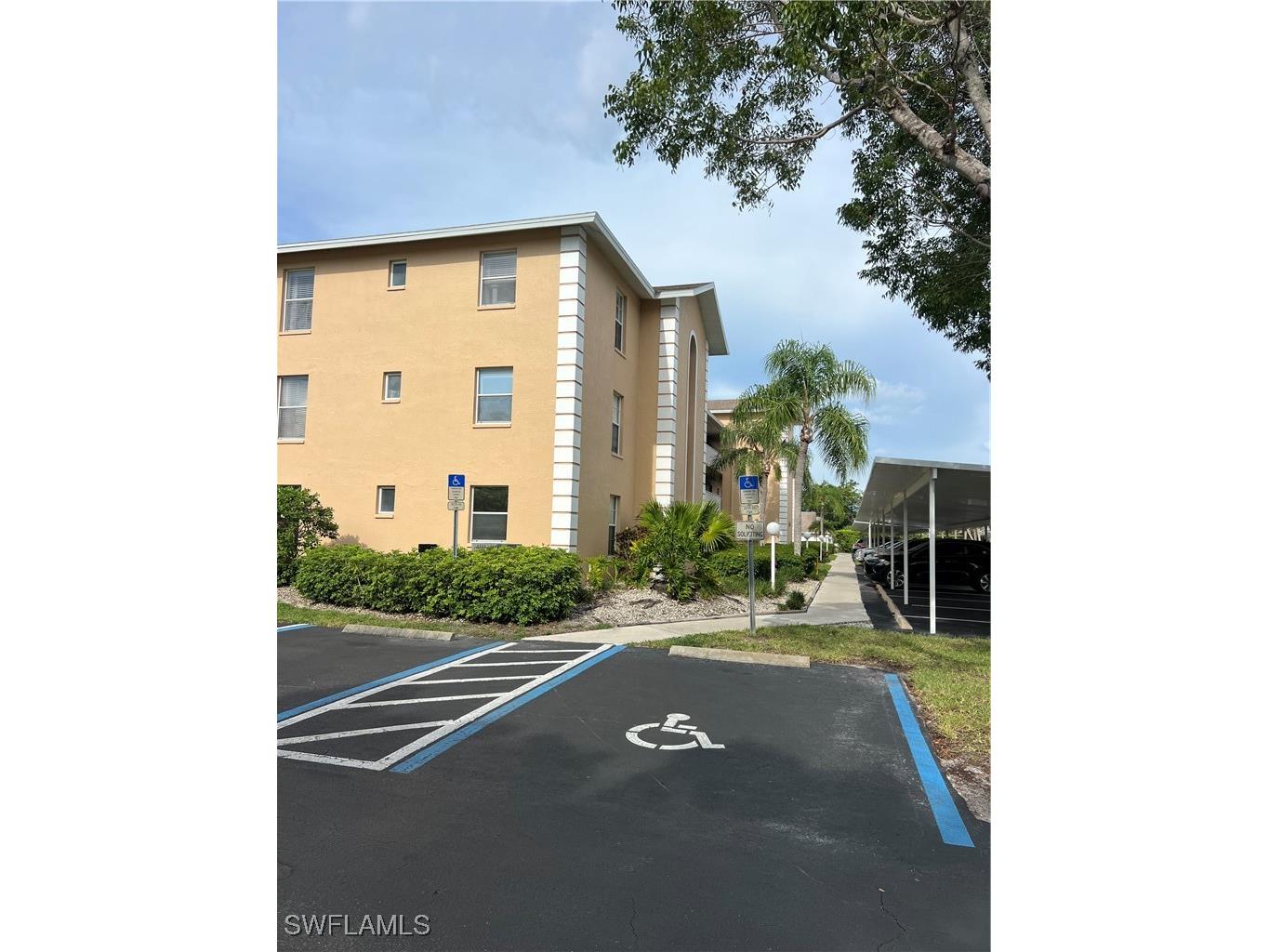 9640 Victoria Lane #105C Naples FL 34109 225064960 image3