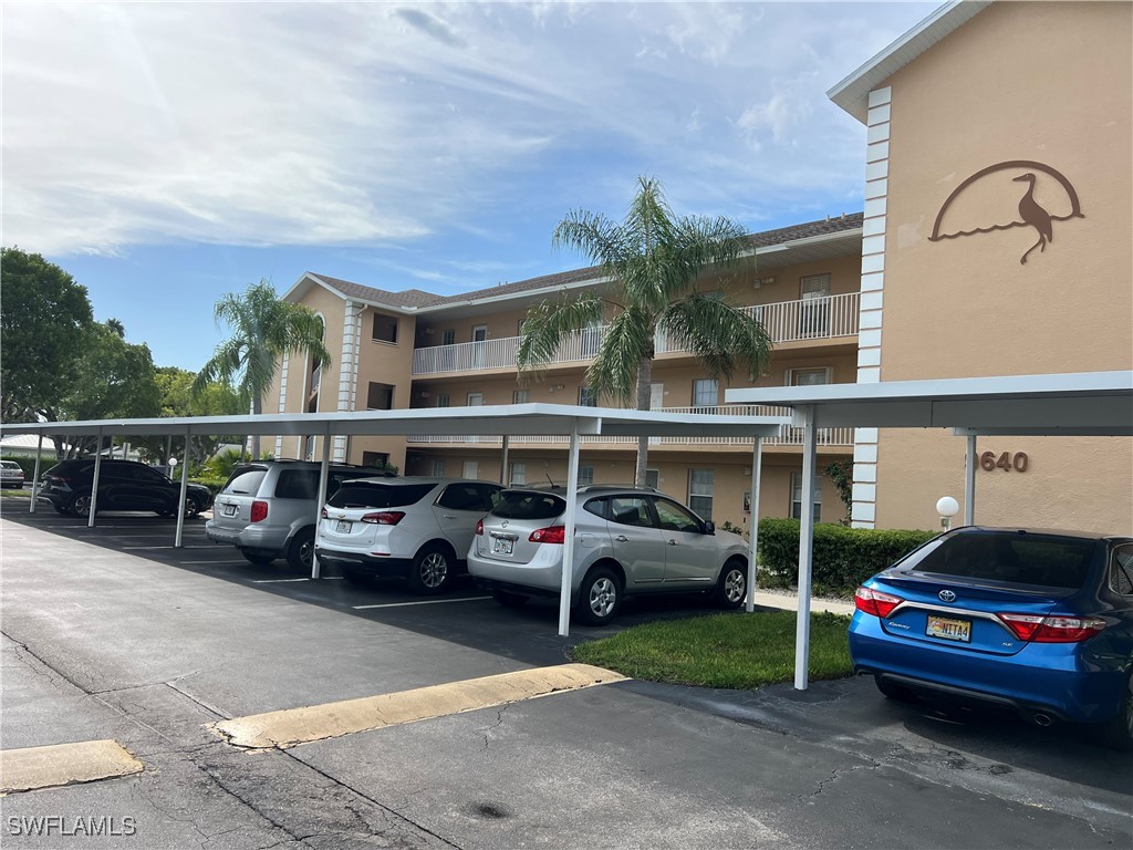 9640 Victoria Lane #105C Naples FL 34109 225064960 image4