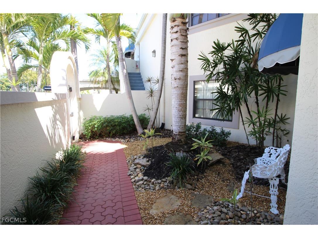9641 Halyards Court #12 Fort Myers FL 33919 2026009962 image2