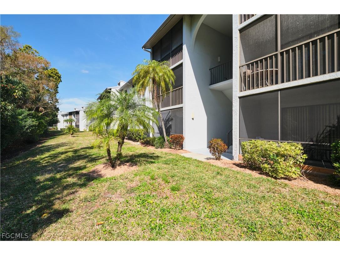 9650 Green Cypress Lane #22 Fort Myers FL 33905 2026009431 image1