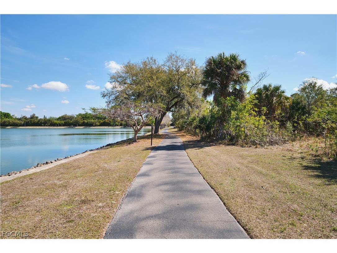 9650 Green Cypress Lane #22 Fort Myers FL 33905 2026009431 image16