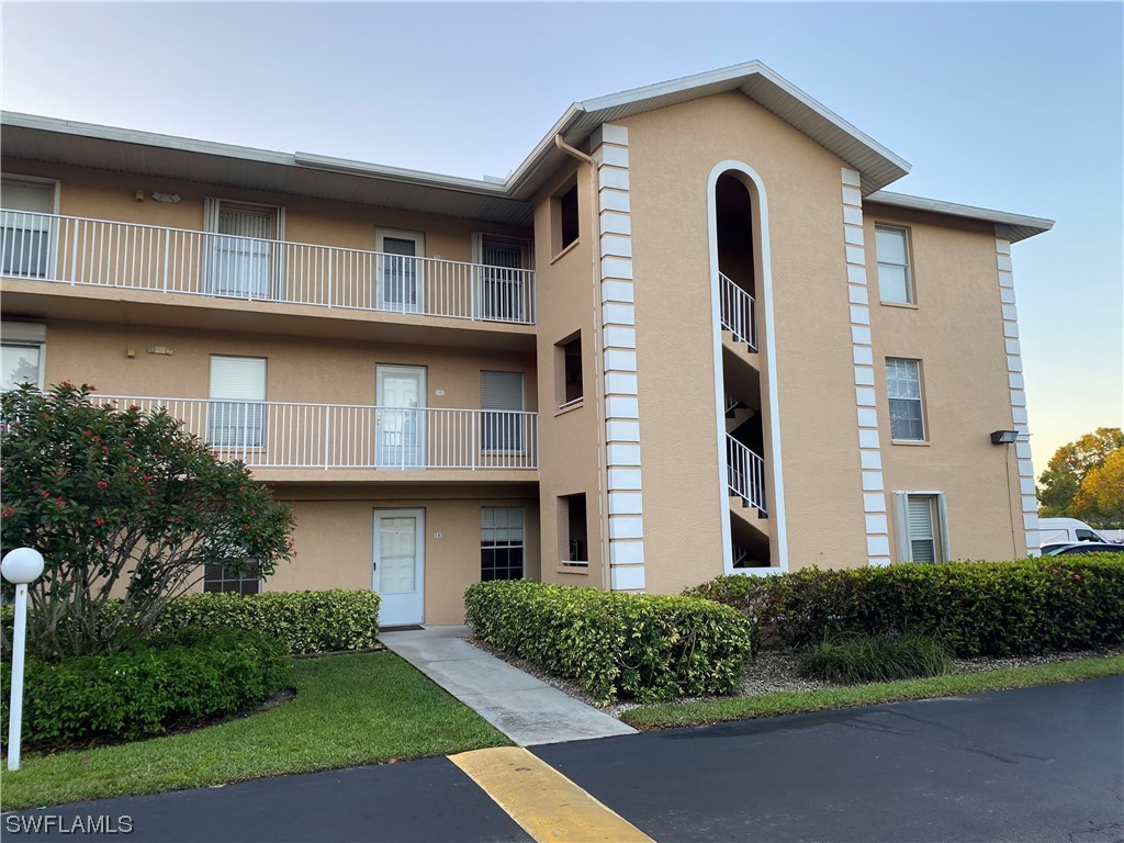 9650 Victoria Lane #B-101 Naples FL 34109 223025991 image1