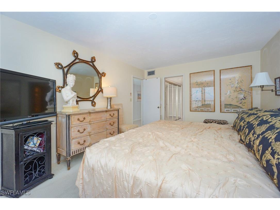 9653 Gulf Shore Drive #303 Naples FL 34108 225071583 image21