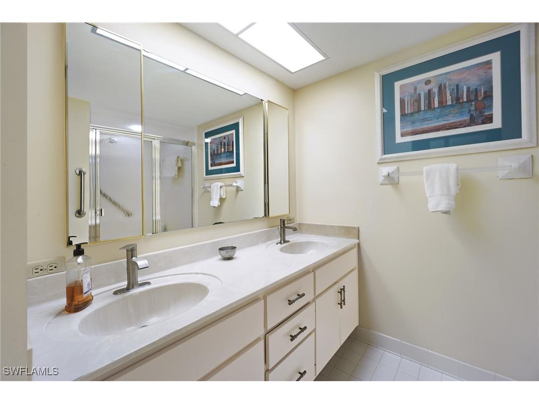 9653 Gulf Shore Drive #303 Naples FL 34108 225071583 image22