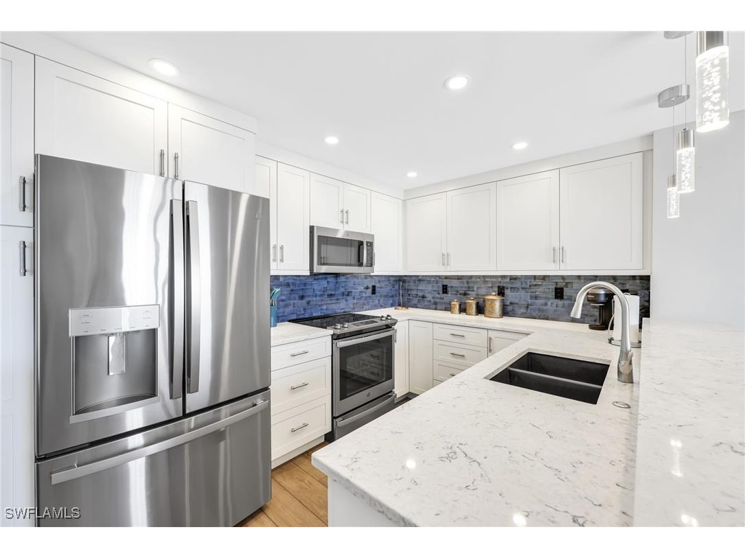 9653 Gulf Shore Drive #402 Naples FL 34108 225077633 image15