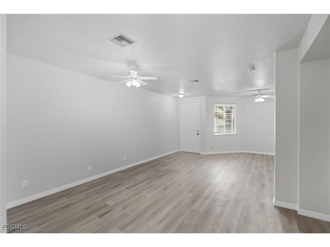 9656 Roundstone Circle Fort Myers FL 33967 2025017764 image11