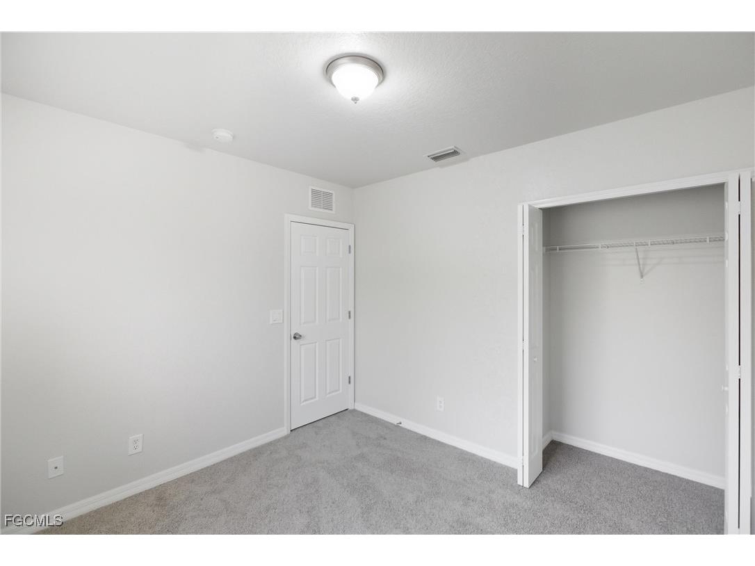 9656 Roundstone Circle Fort Myers FL 33967 2025017764 image20