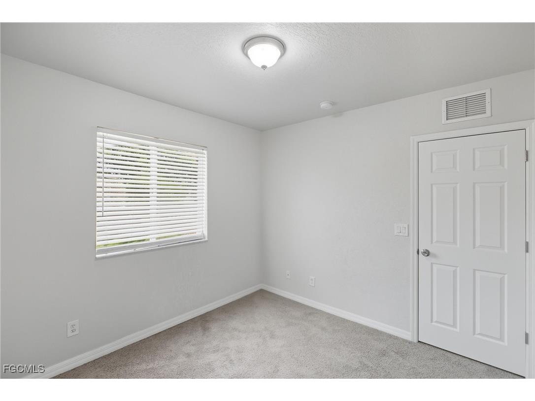 9656 Roundstone Circle Fort Myers FL 33967 2025017764 image22