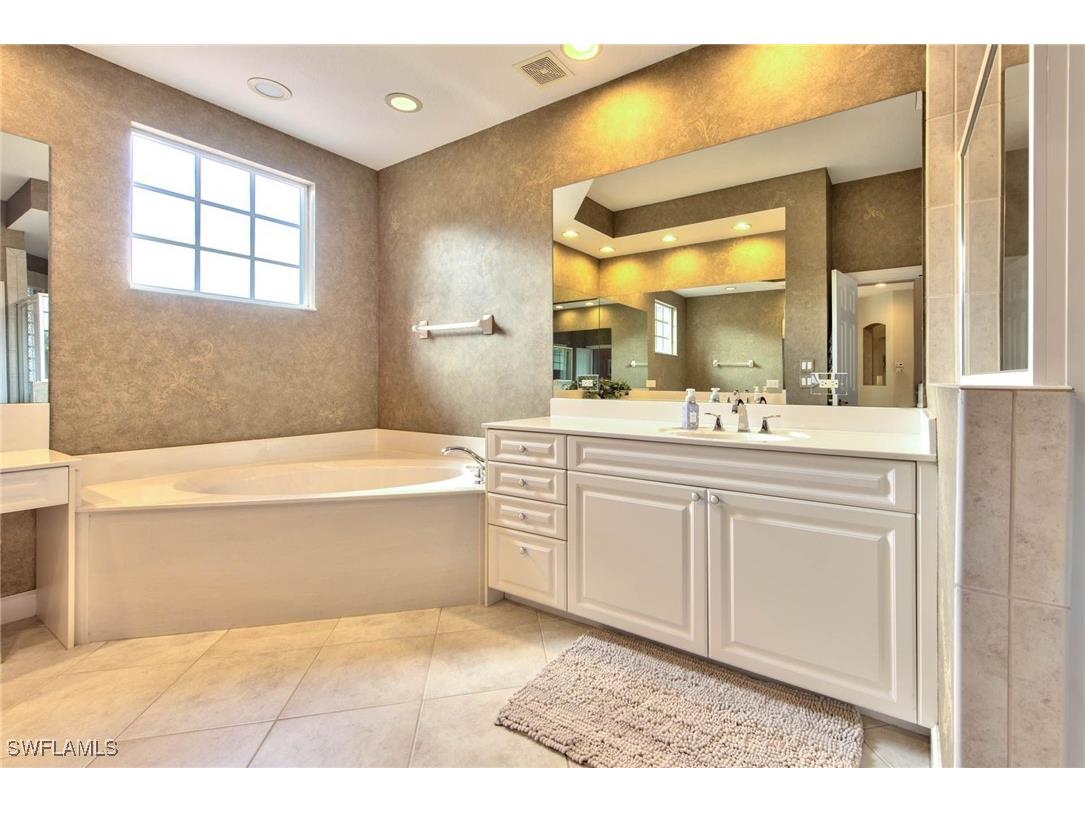 9657 Cypress Hammock Circle #202 Estero FL 34135 225067456 image25