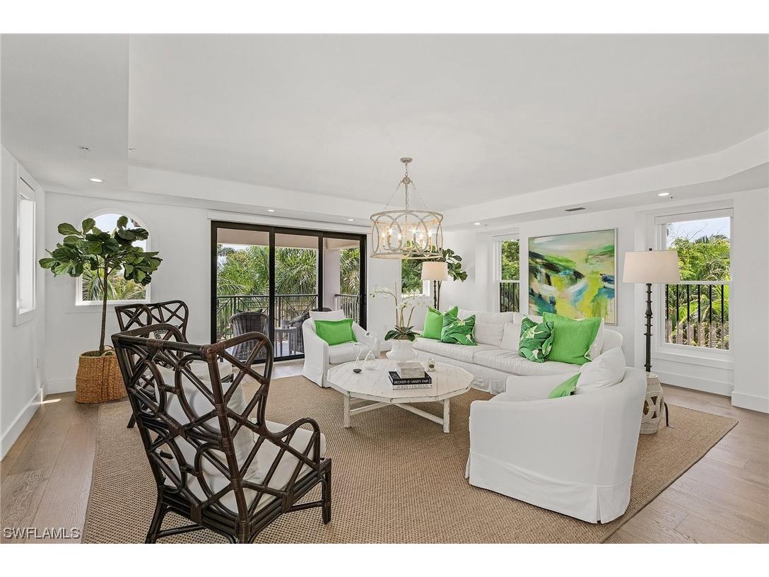 969 8th Avenue S #301 Naples FL 34102 223063430 image1