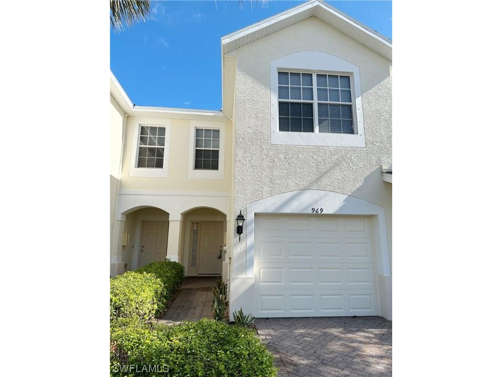 969 Hampton Circle #116 Naples FL 34105 223028350 image1