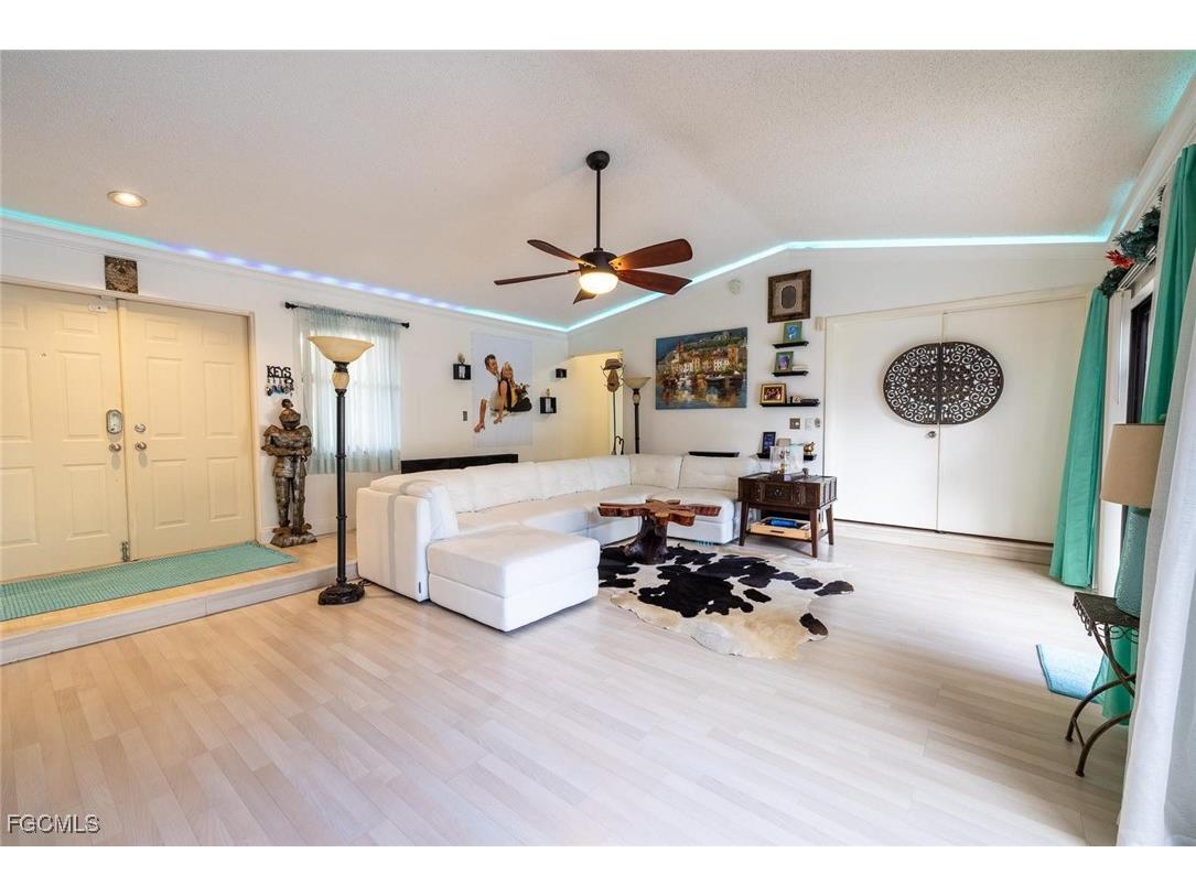 9697 Galley Court Fort Myers FL 33919 2025014333 image14