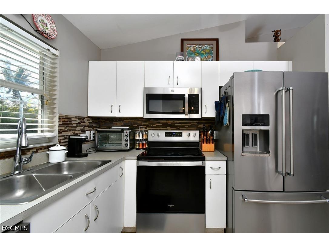 97 Blackstone Drive Fort Myers FL 33913 2026017528 image10