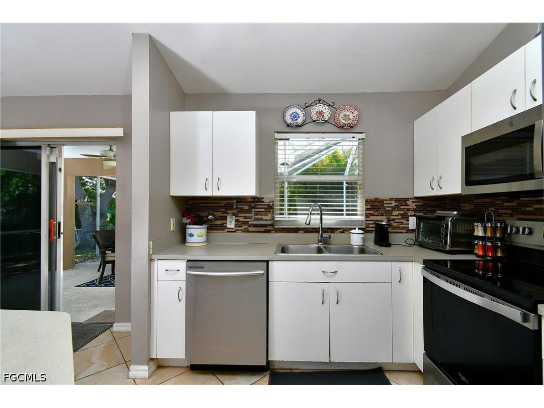 97 Blackstone Drive Fort Myers FL 33913 2026017528 image9