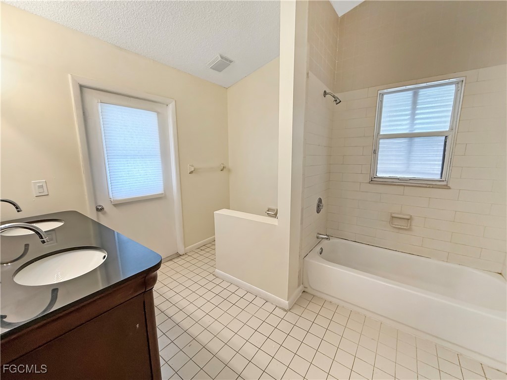 9701 Galley Court Fort Myers FL 33919 2026002656 image10