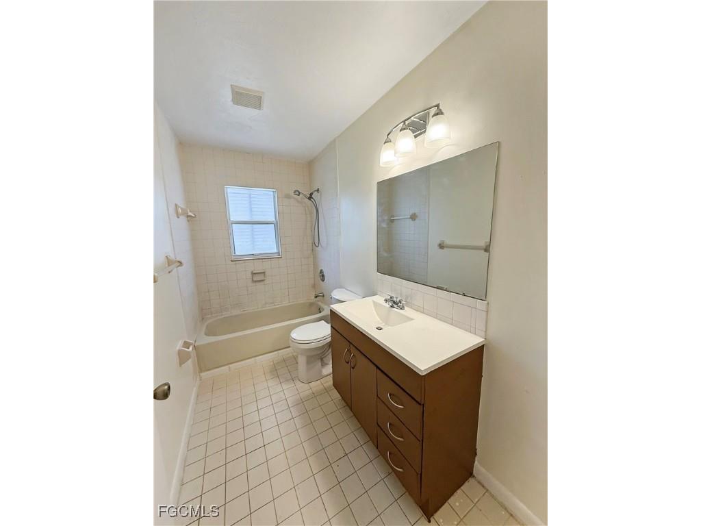 9701 Galley Court Fort Myers FL 33919 2026002656 image7