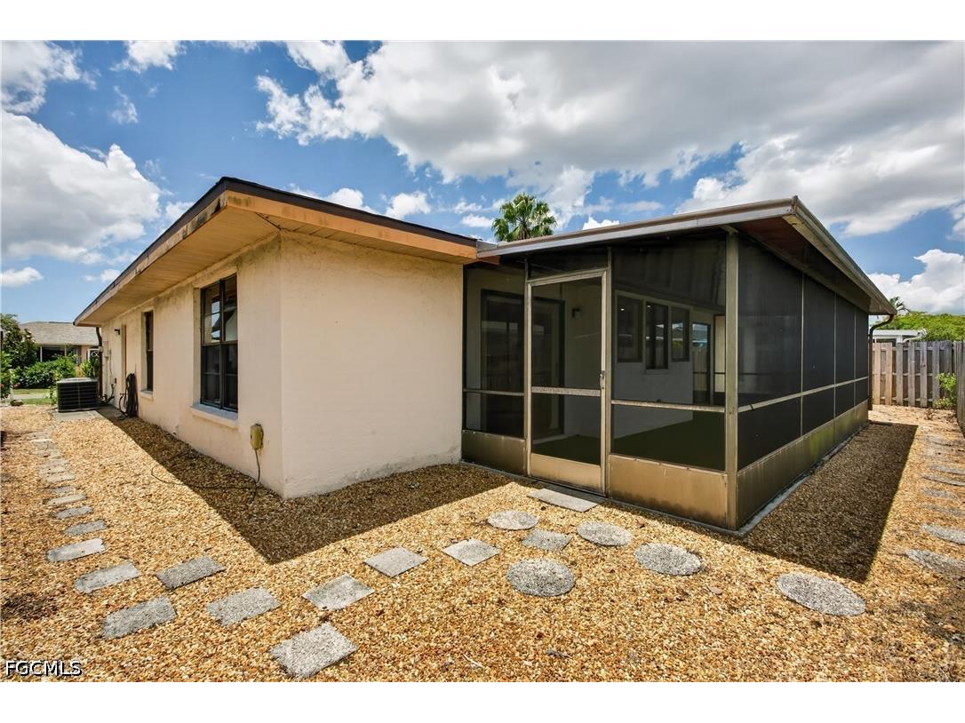 9708 Foxglove Circle Fort Myers FL 33919 2026022368 image27