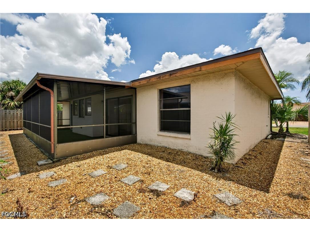 9708 Foxglove Circle Fort Myers FL 33919 2026022368 image28