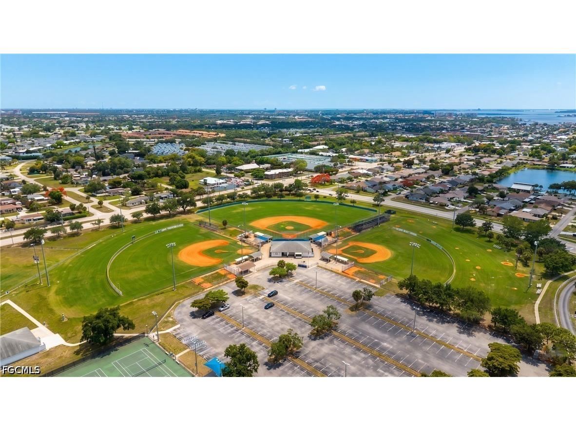 9708 Foxglove Circle Fort Myers FL 33919 2026022368 image39