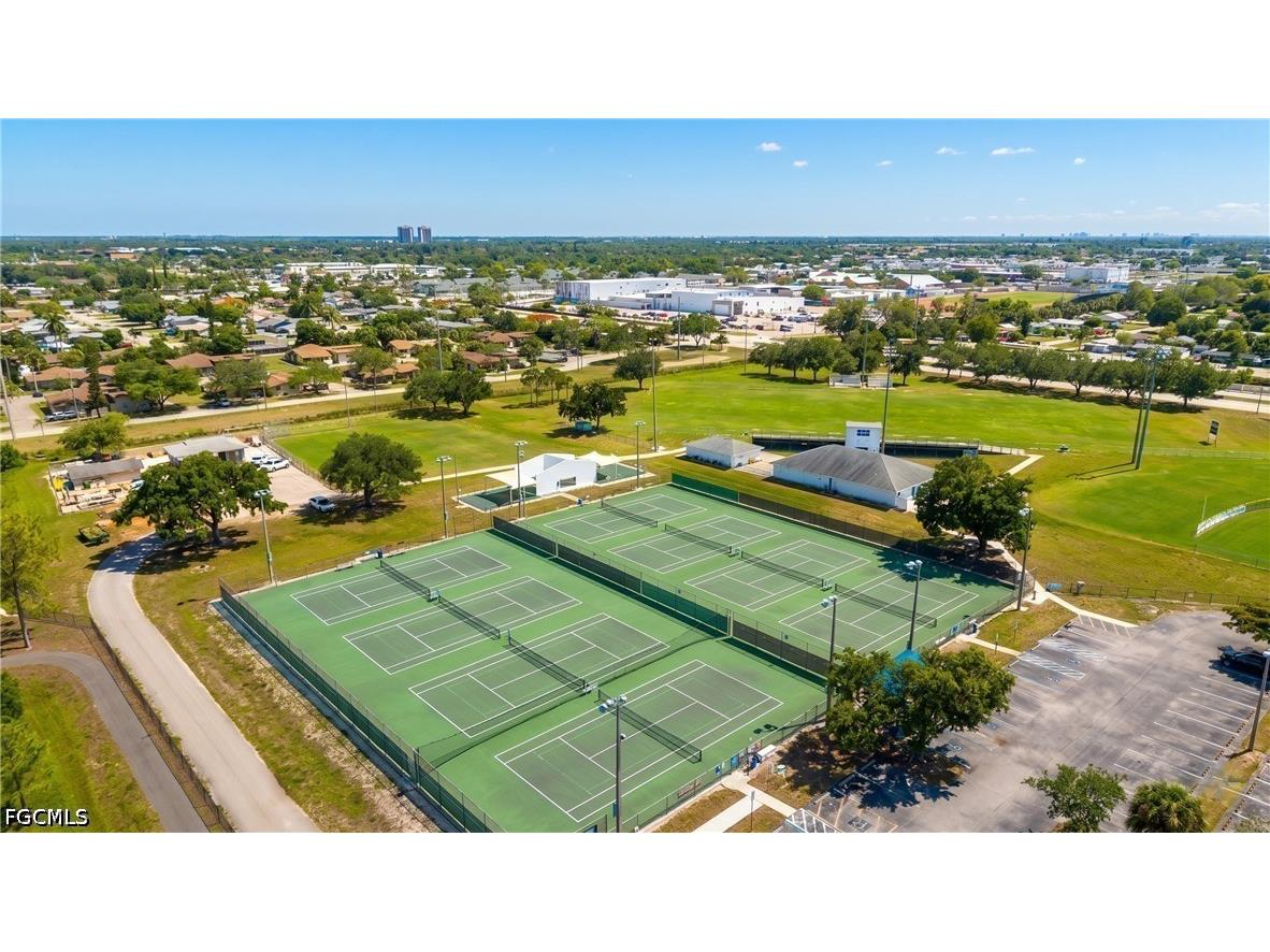 9708 Foxglove Circle Fort Myers FL 33919 2026022368 image40