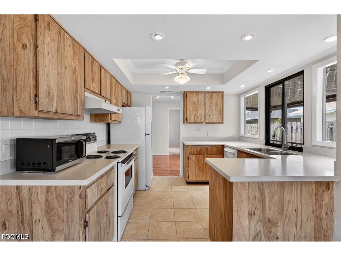 9708 Foxglove Circle Fort Myers FL 33919 2026022368 image6