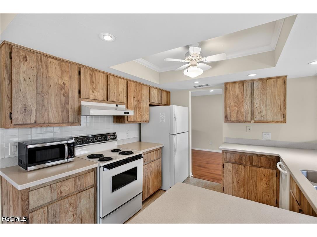 9708 Foxglove Circle Fort Myers FL 33919 2026022368 image7