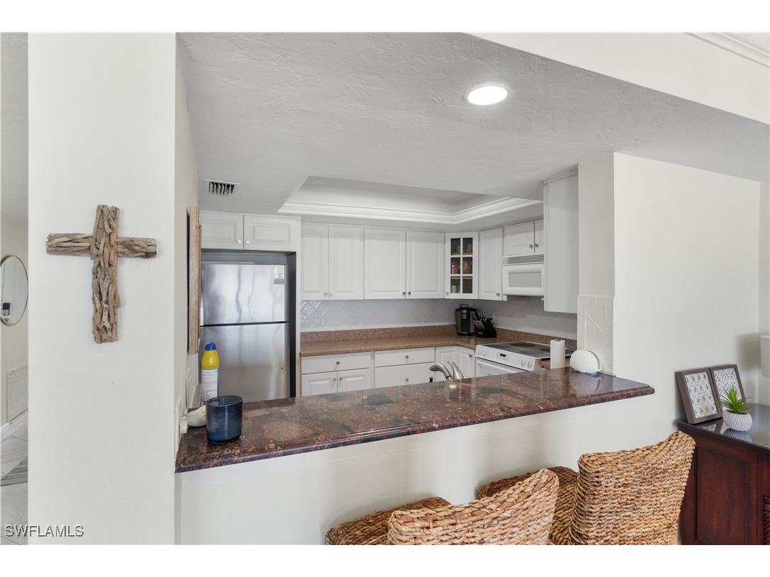 9715 Gulf Shore Drive #202 Naples FL 34108 225069399 image6